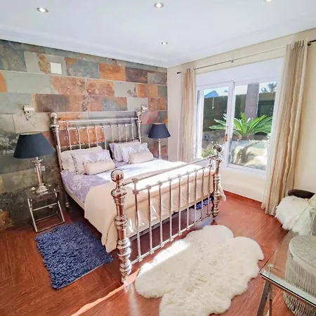 Holiday home Lujosa De 3 Con Piscina