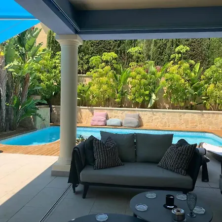 Holiday home Lujosa De 3 Con Piscina